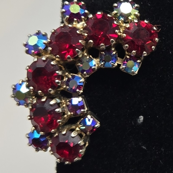 Vintage Aurora Borealis Rhinestones Clip On Vibrant Red & Blue Womens Earrings - Picture 4 of 9